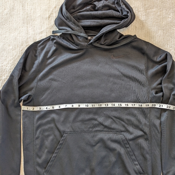 Nike All Black Therma-Fit Hoodie - Picture 4 of 5